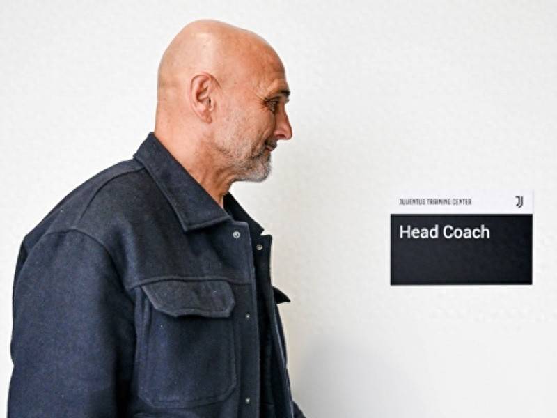 官宣！意大利前主帅找到新工作，曼联王朝的坍塌，再次重演
